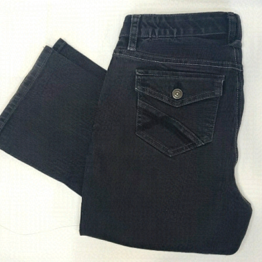 FREE with Purchase 𝅺NWOT NINE & CO. Elastic Waistband Dark Wash Jeans Straight